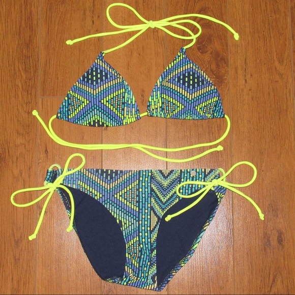 American Eagle Bikini Swimsuit - Picture 1 of 4
